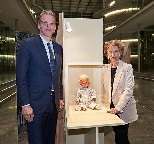 Christian Sewing and Lore Mayerfeld with her doll named Inge